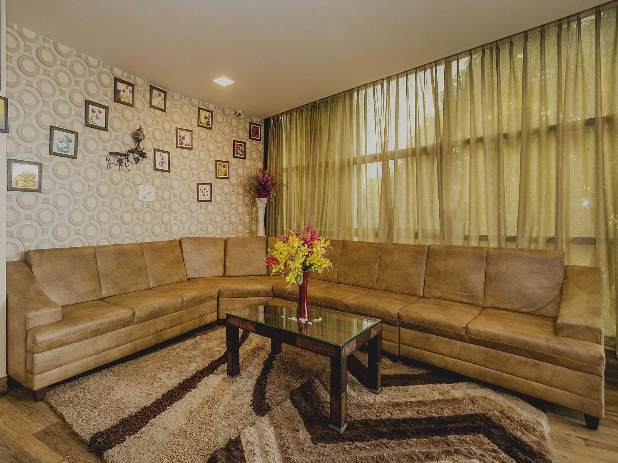 Super Collection O Indian Suites Near Sitara Restaurant Bangalore Bagian luar foto