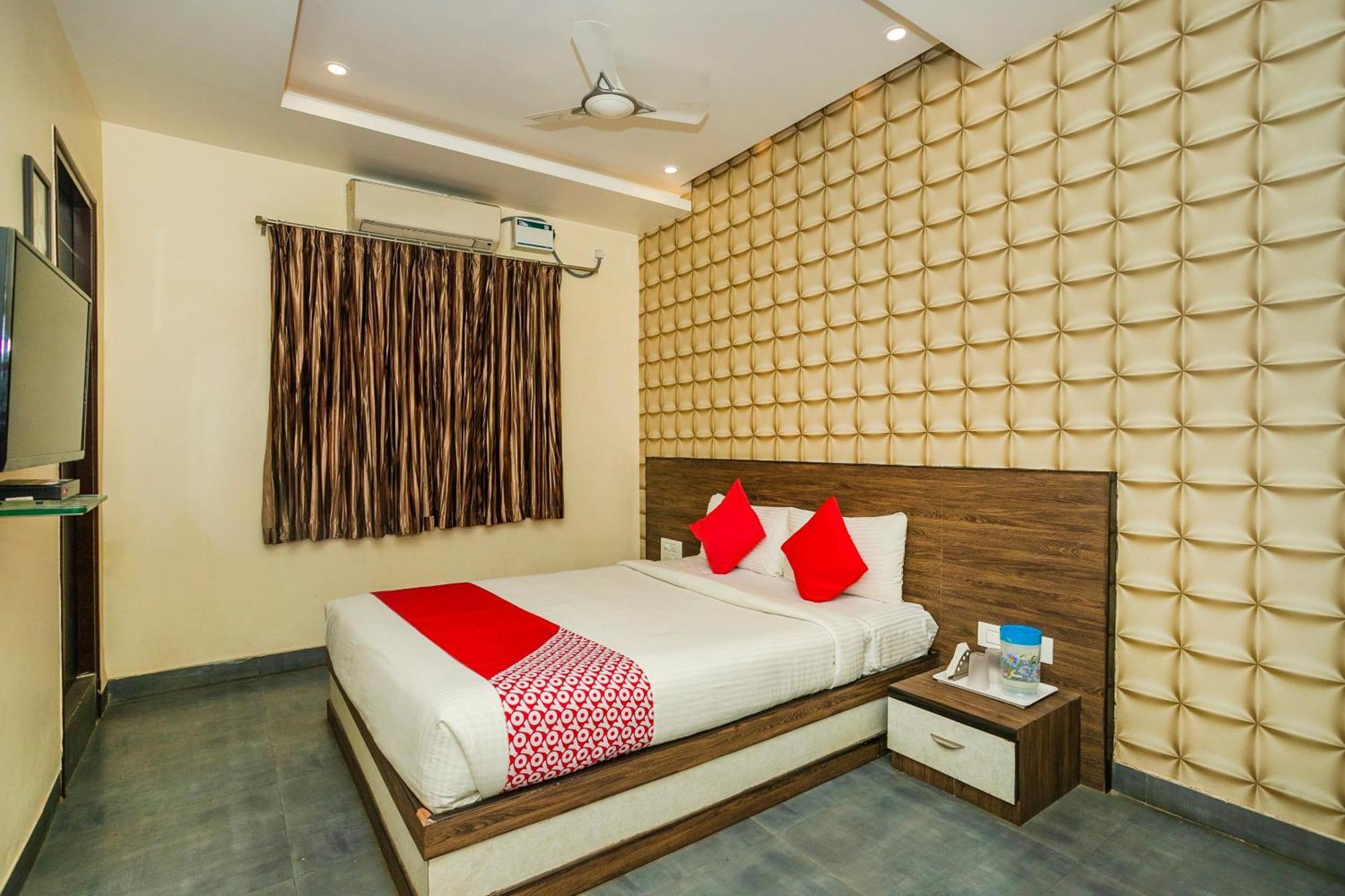 Super Collection O Indian Suites Near Sitara Restaurant Bangalore Bagian luar foto