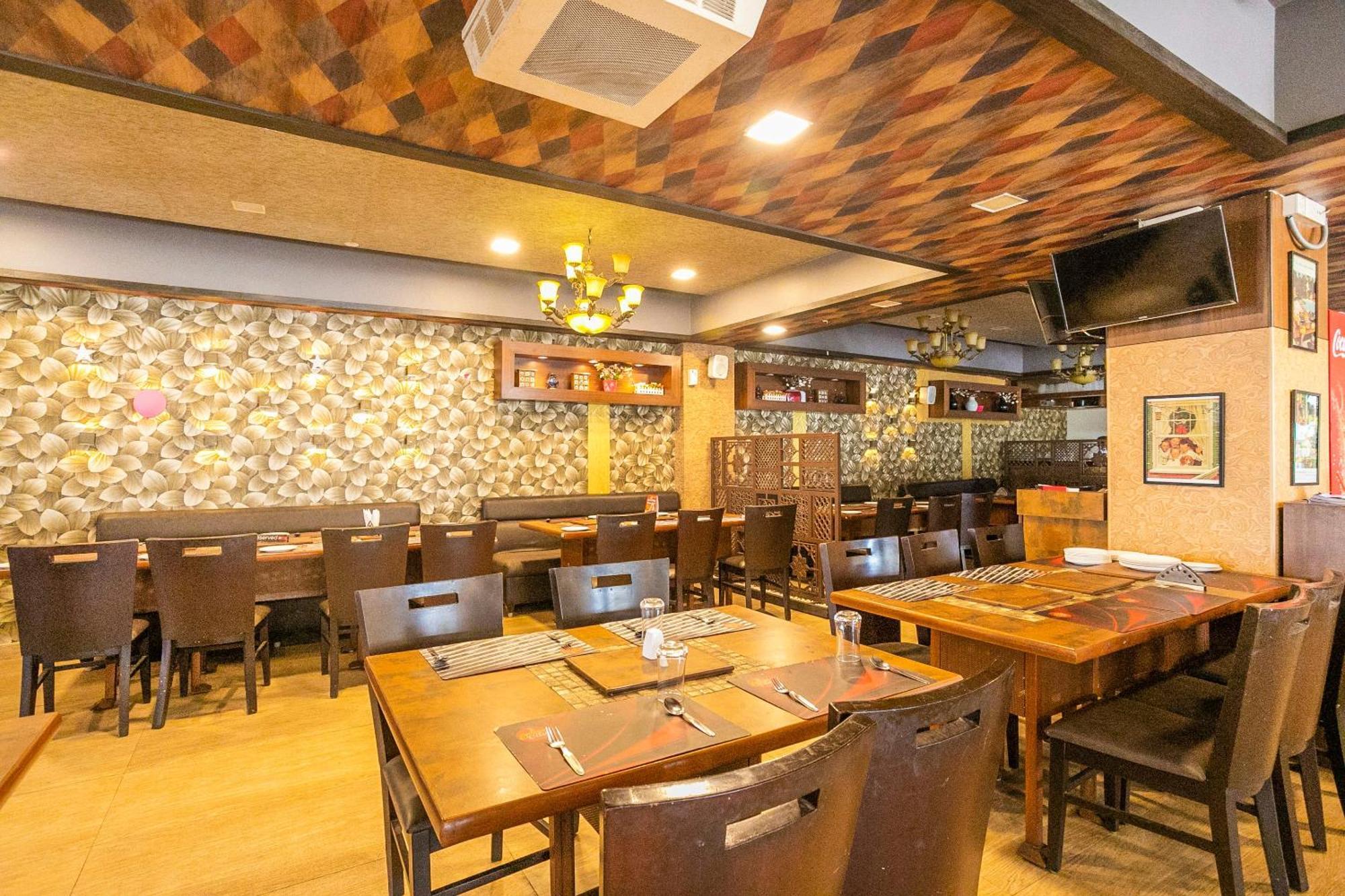 Super Collection O Indian Suites Near Sitara Restaurant Bangalore Bagian luar foto