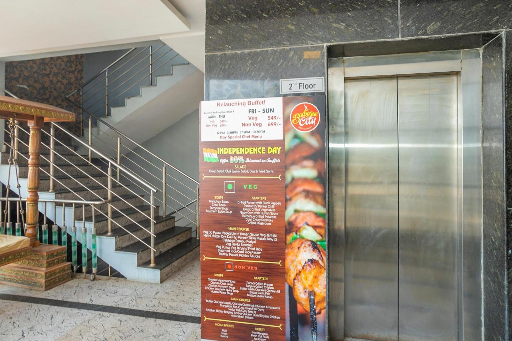 Super Collection O Indian Suites Near Sitara Restaurant Bangalore Bagian luar foto