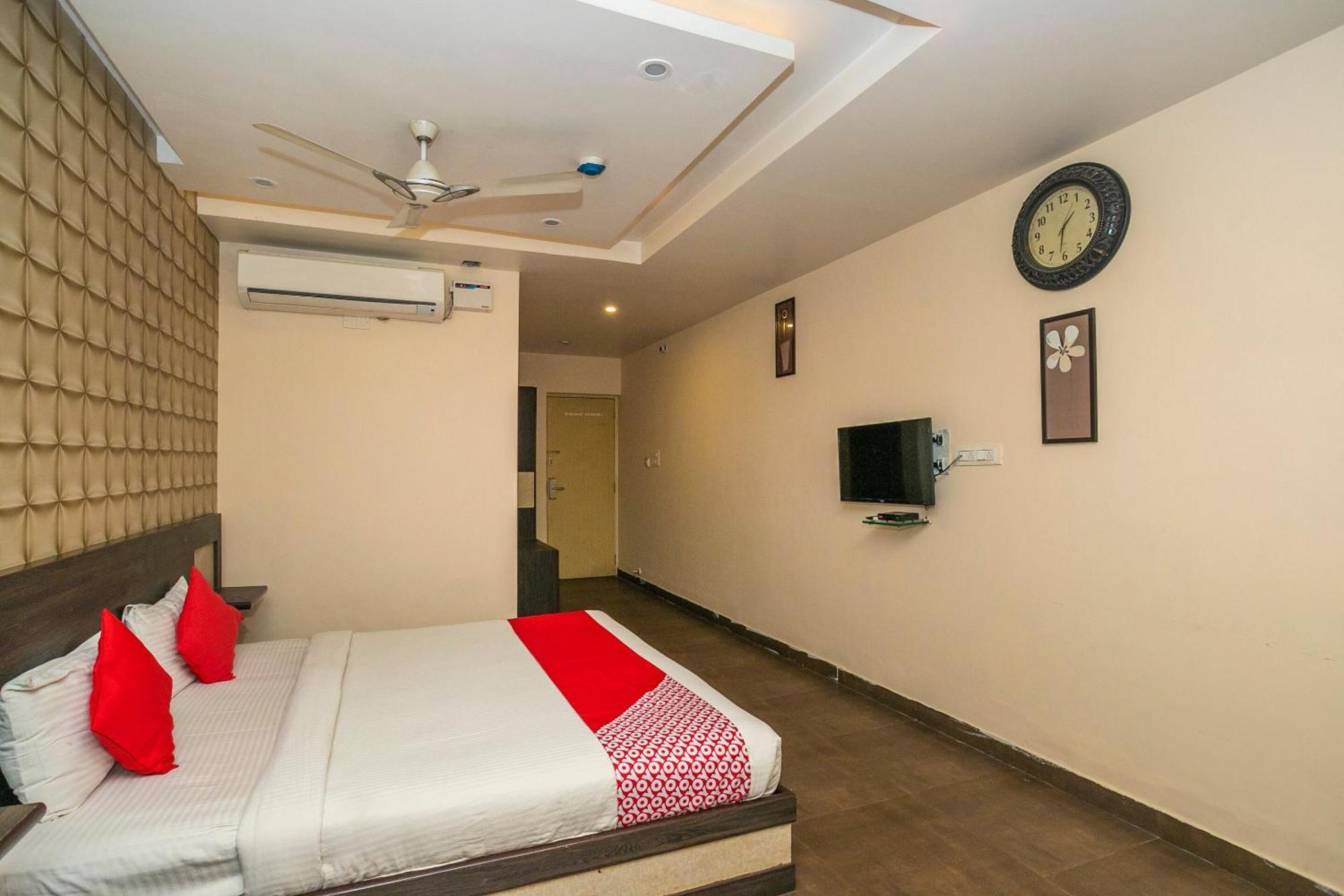 Super Collection O Indian Suites Near Sitara Restaurant Bangalore Bagian luar foto
