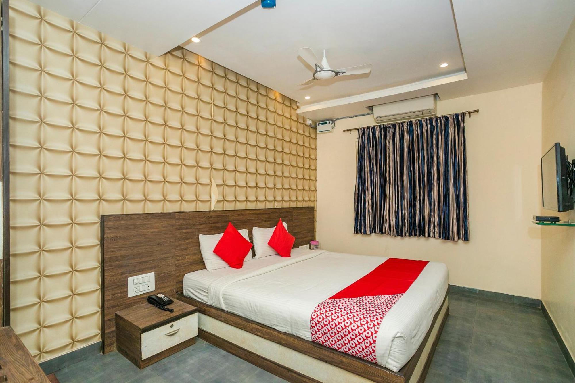 Super Collection O Indian Suites Near Sitara Restaurant Bangalore Bagian luar foto