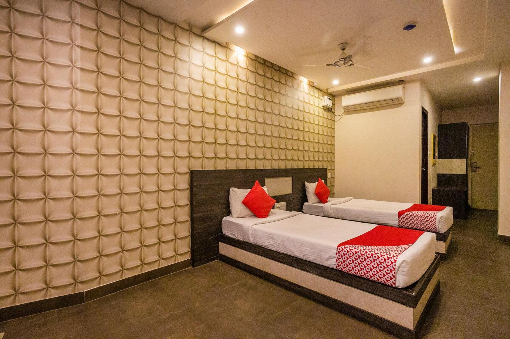 Super Collection O Indian Suites Near Sitara Restaurant Bangalore Bagian luar foto