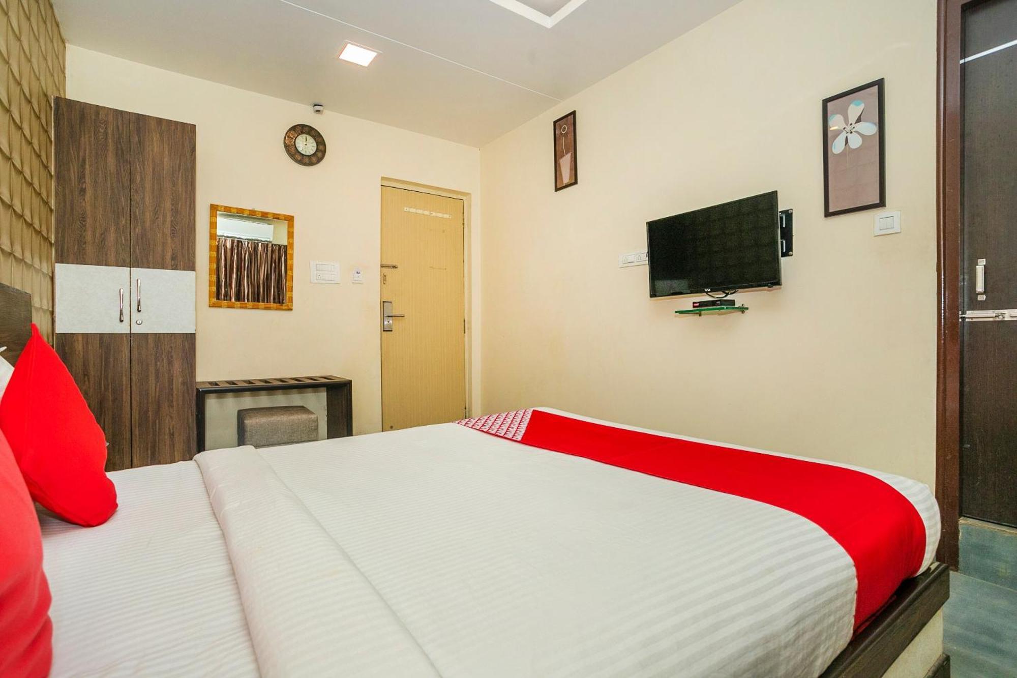 Super Collection O Indian Suites Near Sitara Restaurant Bangalore Bagian luar foto